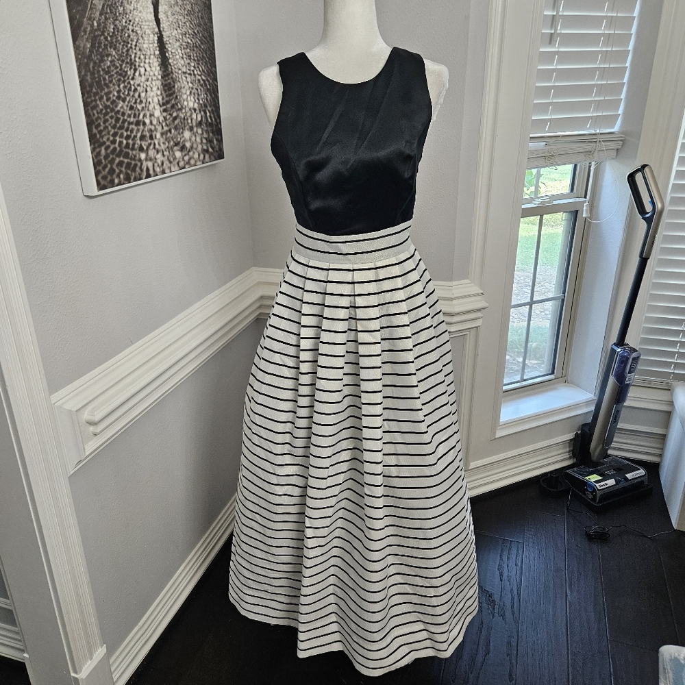 Ever Beauty Women’s 6 Gown black/white/gold Y2K Ball Gown - Picture 2 of 11